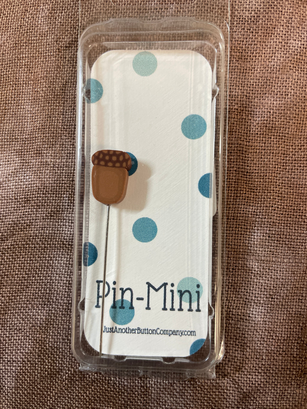 Mini Acorn Solo Pin